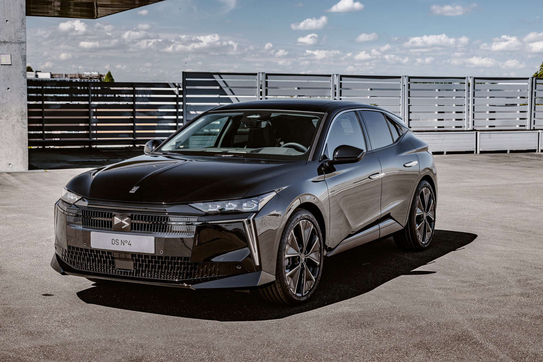 DS N°4, вигляд спереду з лівого боку