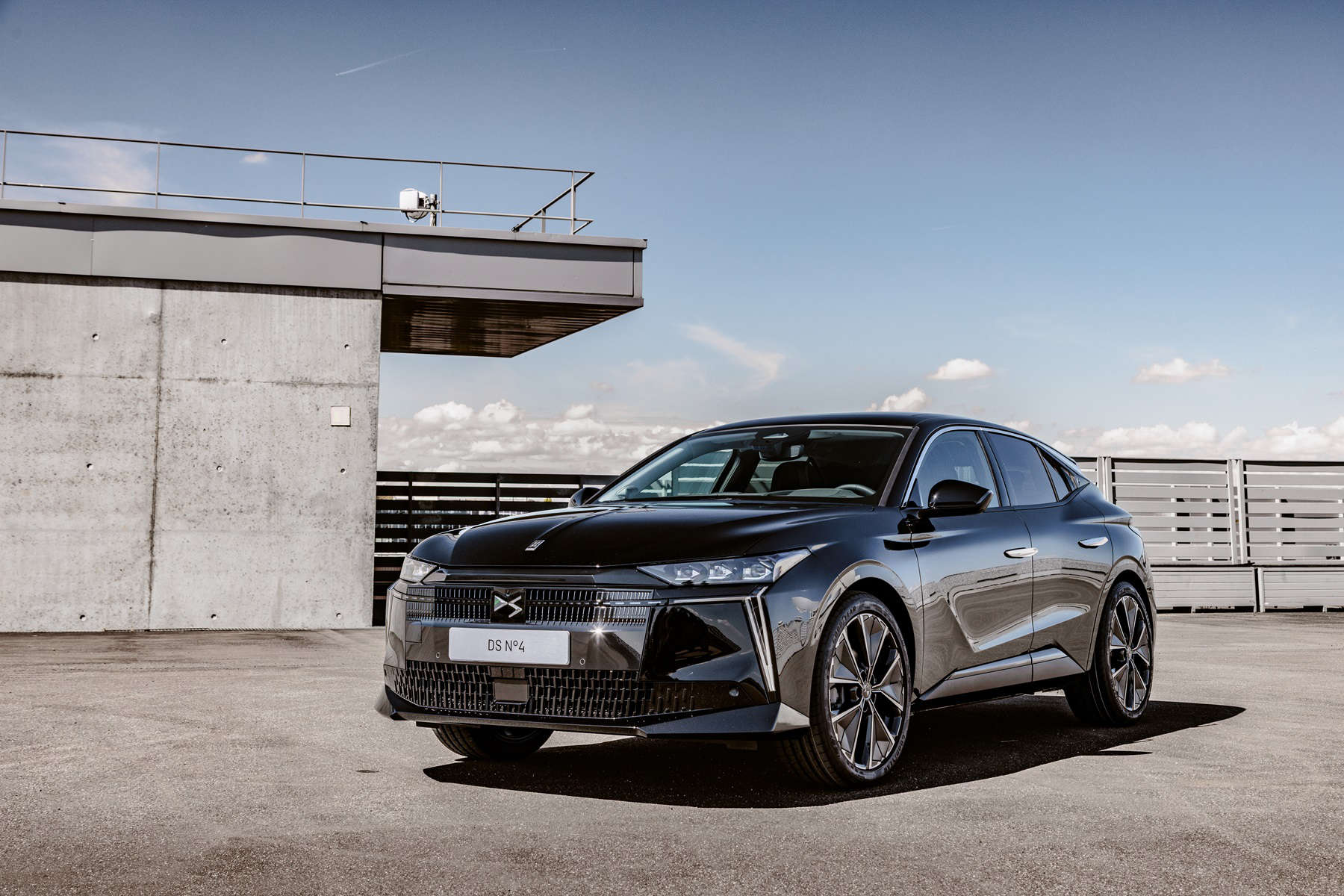 DS N°4, вигляд спереду з лівого боку