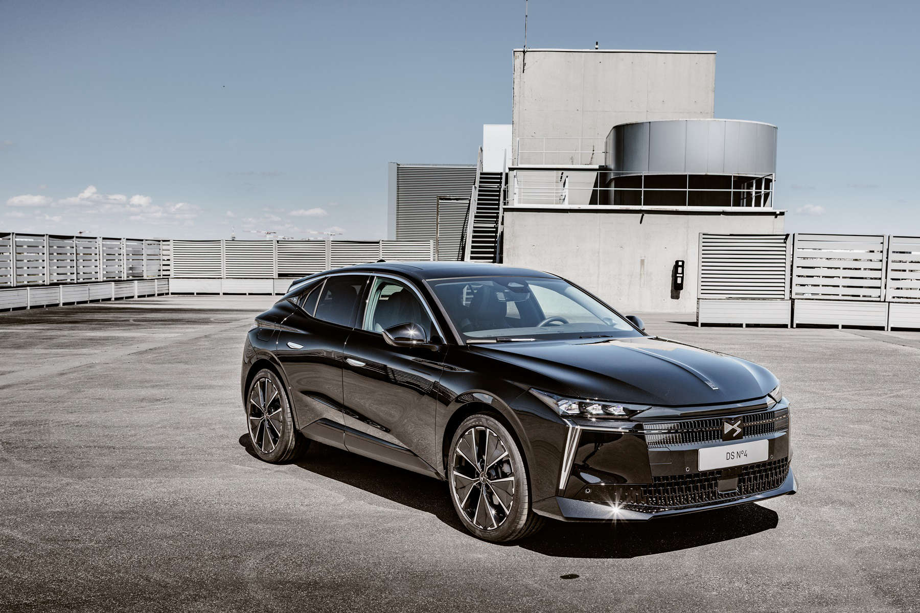 DS N°4, вигляд спереду з правого боку