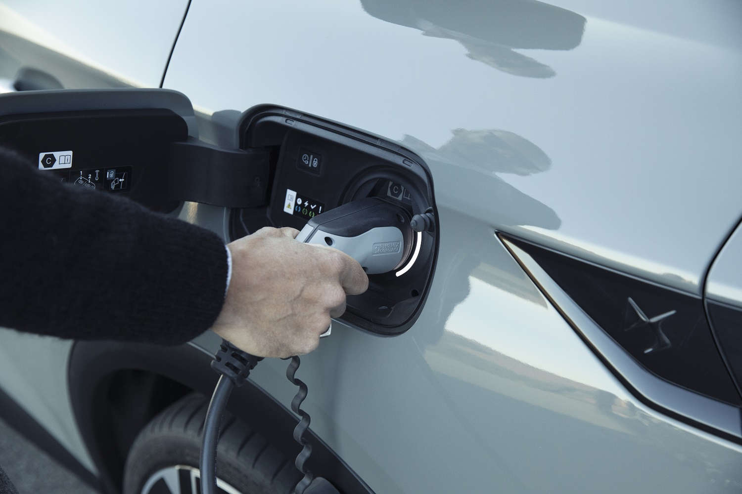 Зарядний пристрій на DS 7