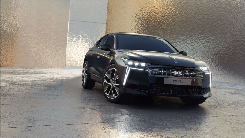 Новий DS N°4 вже в Україні: ще більше експресії, розкоші, технологічності
